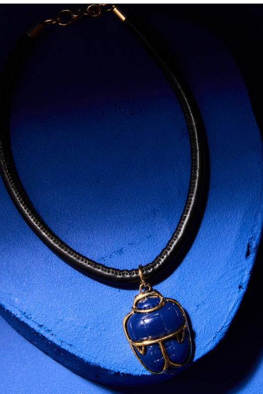 Colar Couro Escaravelho