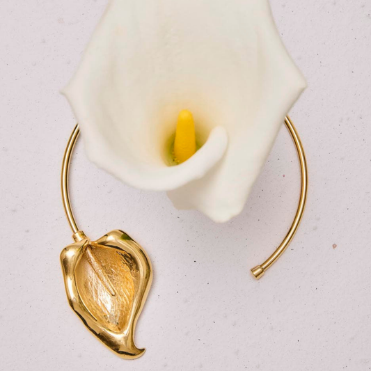 Colar Aro Copo de Leite