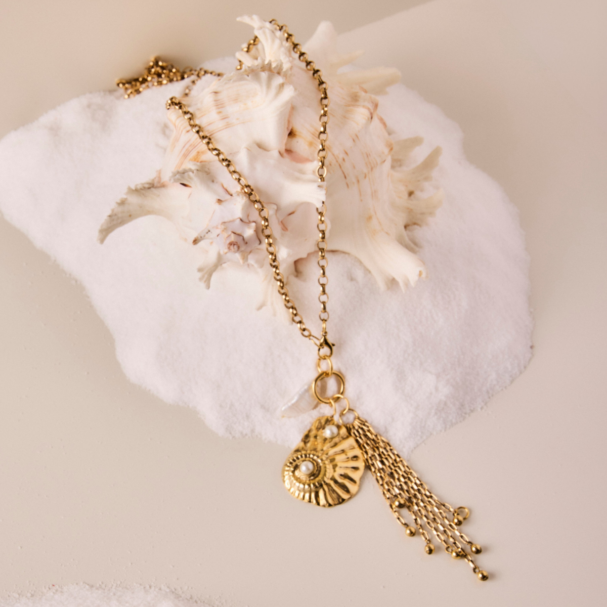 Colar Longo Tassel Caracol Pérola